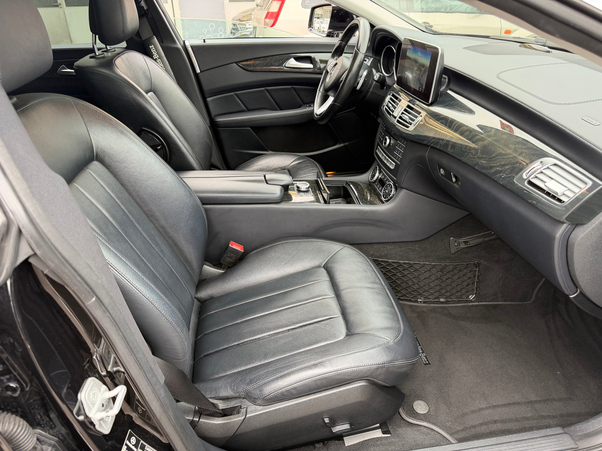 MERCEDES-BENZ CLS Shooting Brake 250 BlueTEC 4Matic 7G-Tronic-image-15