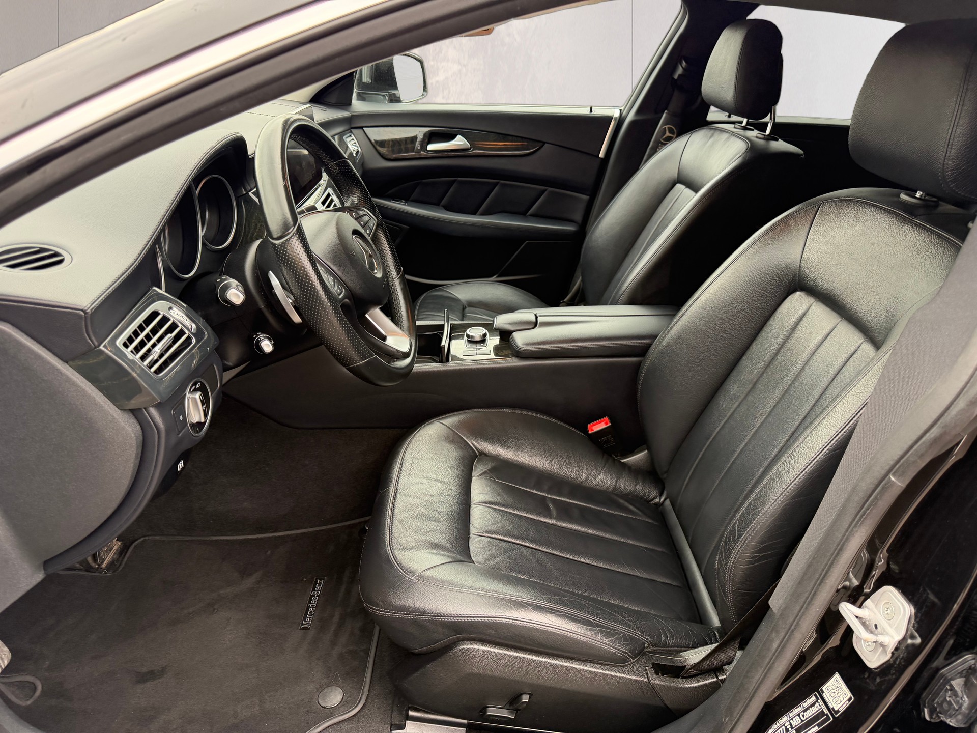 MERCEDES-BENZ CLS Shooting Brake 250 BlueTEC 4Matic 7G-Tronic-image-14
