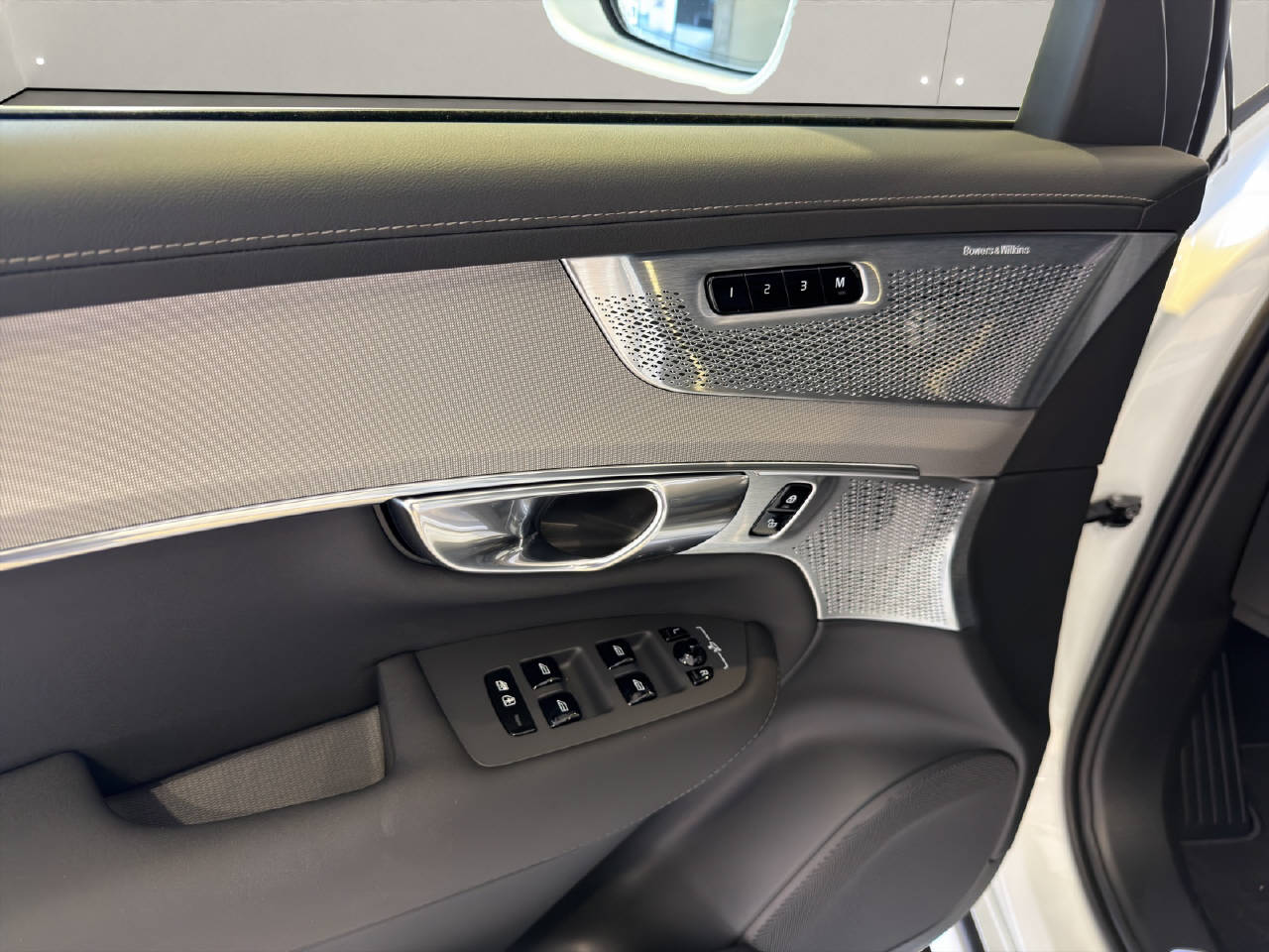 VOLVO XC90 2.0 T8 TE XCLUSIVE Edition Dark eAWD-image-14