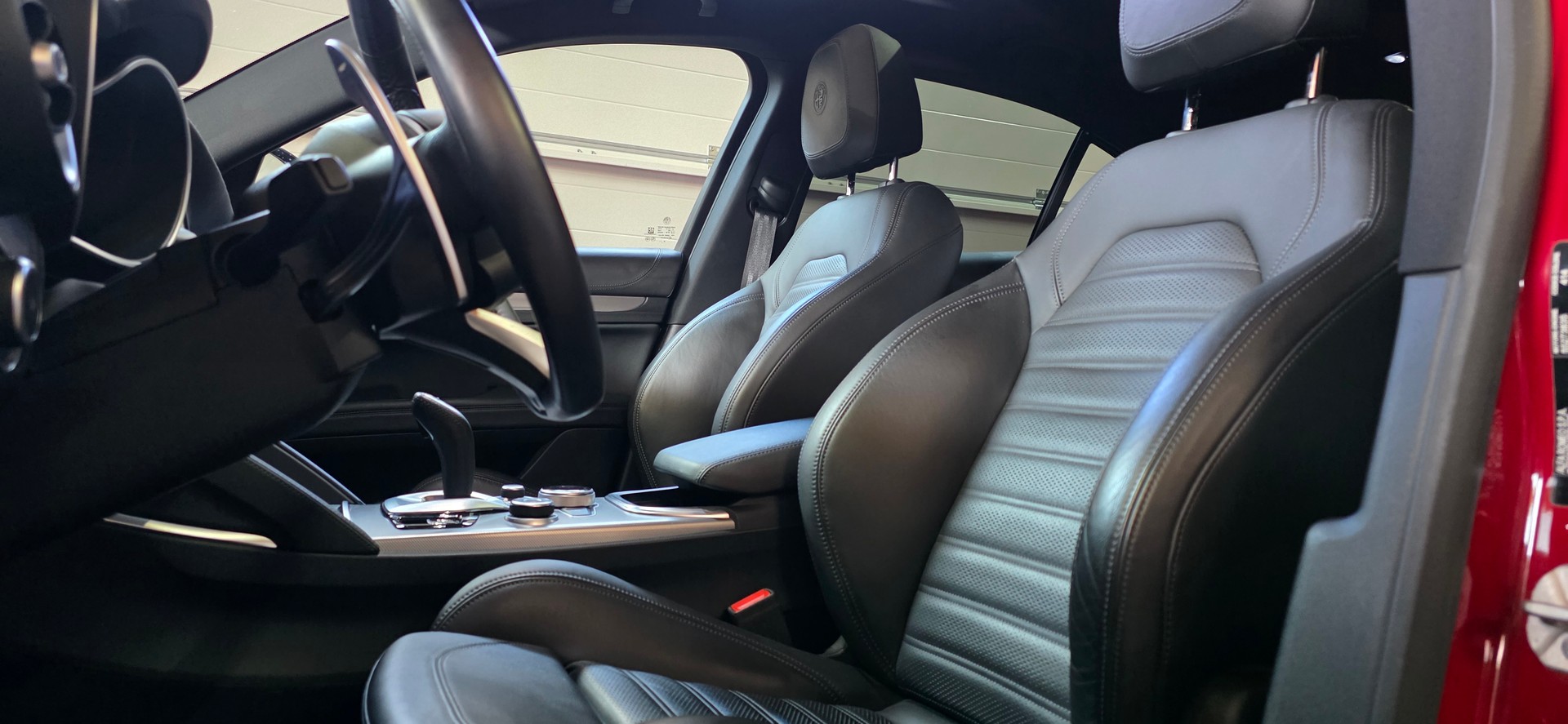 ALFA ROMEO Stelvio 2.0 Veloce Q4 Automatic-image-9