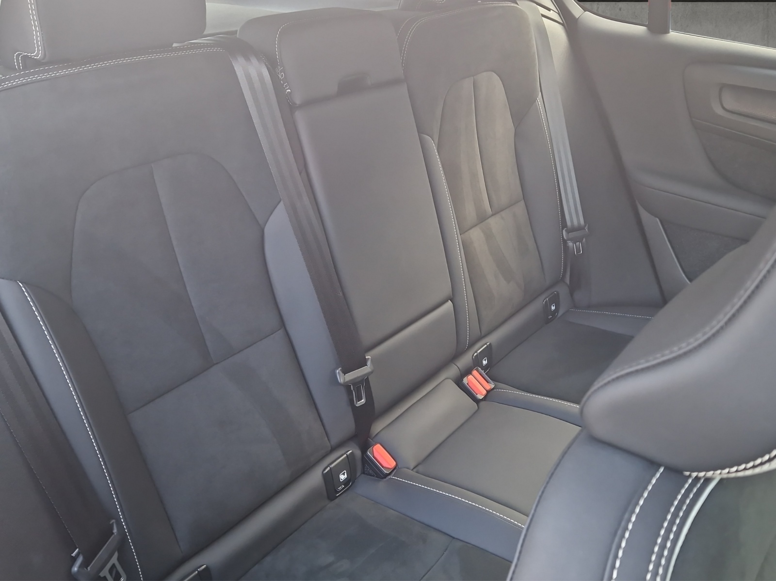 VOLVO C40 P8 Twin Recharge Ultimate AWD-showroom-element-1