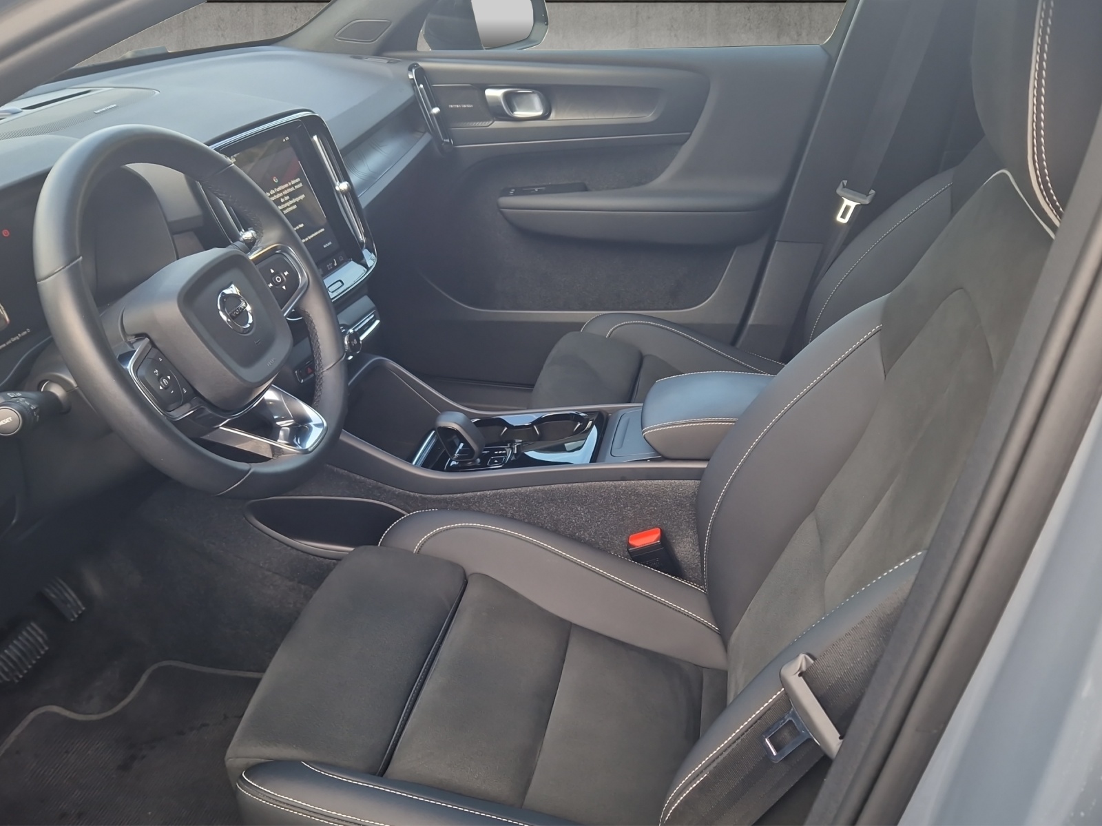VOLVO C40 P8 Twin Recharge Ultimate AWD-showroom-element-3