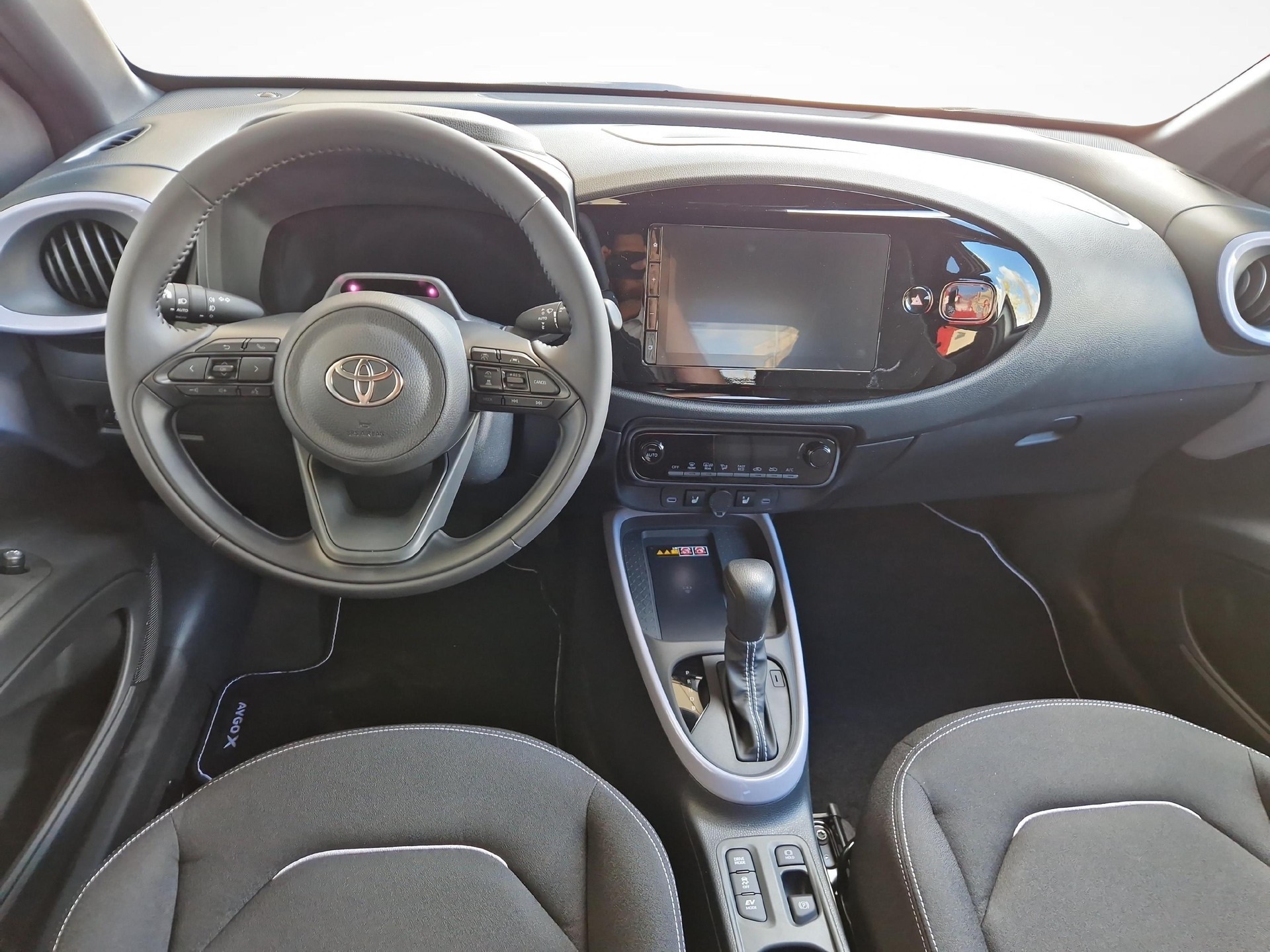 TOYOTA Aygo X 1.5 VVT-i HSD Trend-image-8