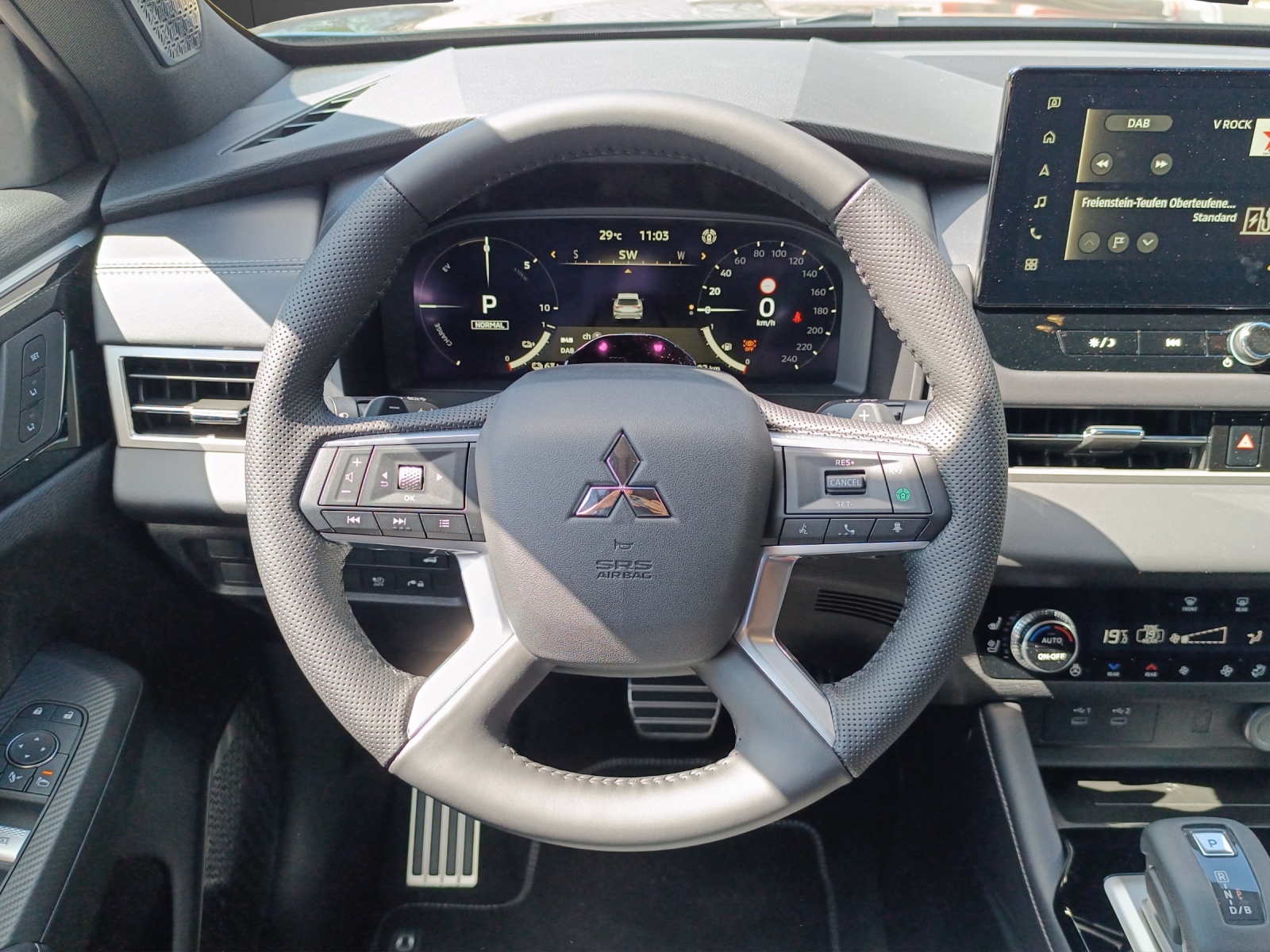 MITSUBISHI Outlander 2.4 PHEV Sport 4x4-image-10