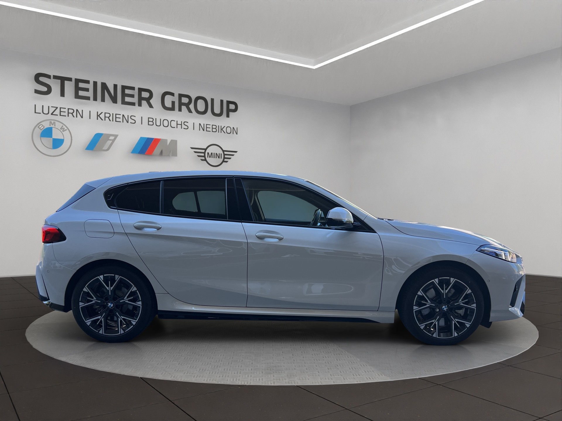 BMW 123 xDrive M Sport Steptronic-showroom-element-3