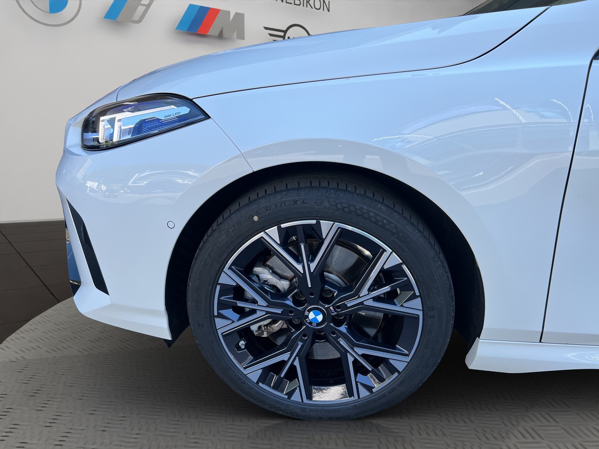 BMW 123 xDrive M Sport Steptronic-image-8