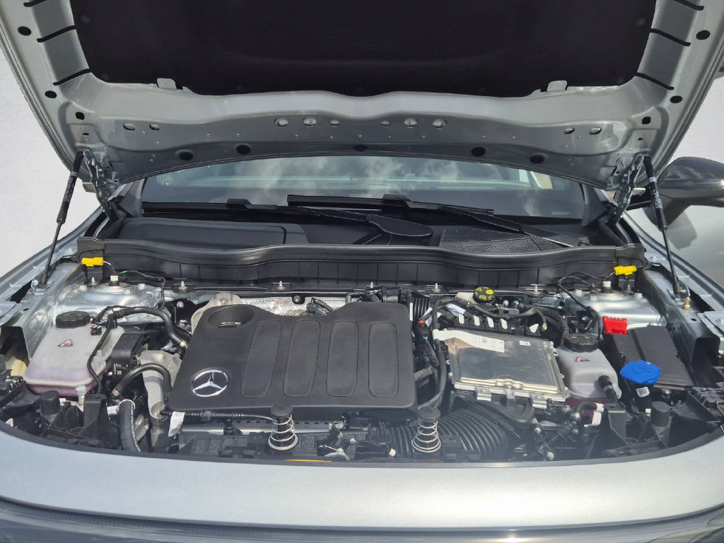 MERCEDES-BENZ GLB 220 AMG Line 4Matic-image-7