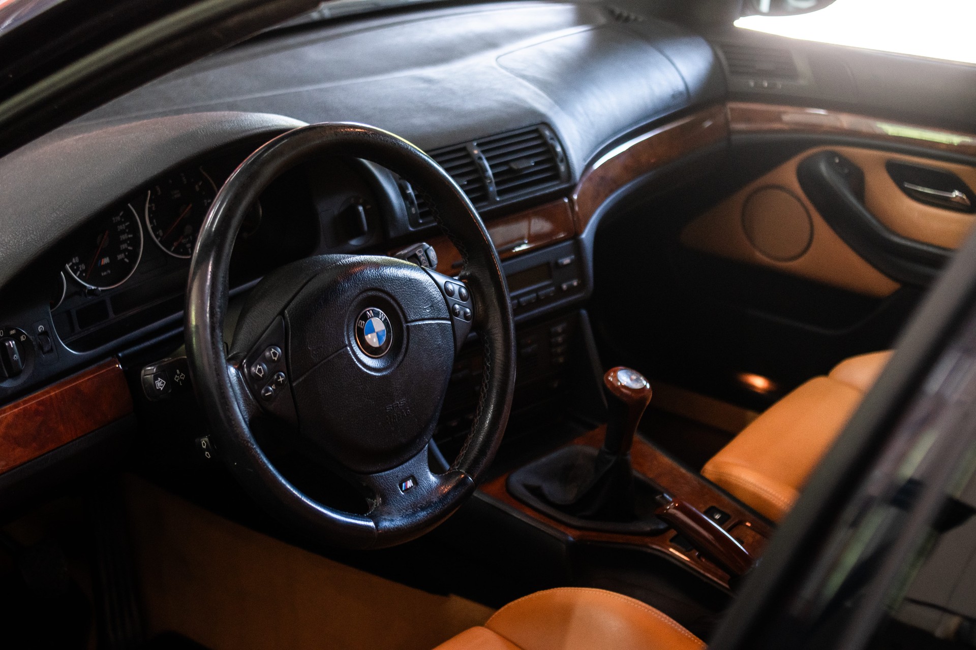 BMW M5-image-6