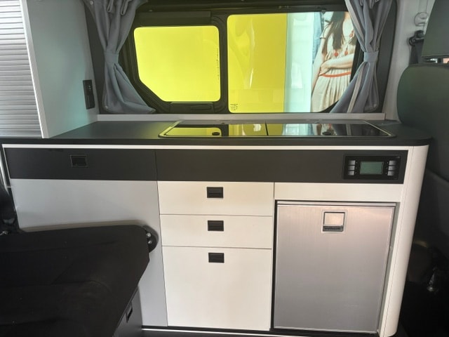 RENAULT Trafic Spacenomad Iconic Blue dCi 170 CV BVA-image-12