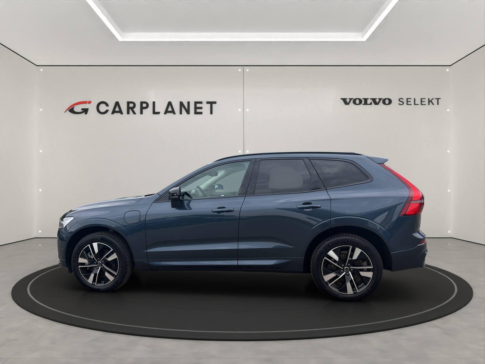 VOLVO XC60 2.0 T6 TE Plus Dark eAWD-showroom-element-1