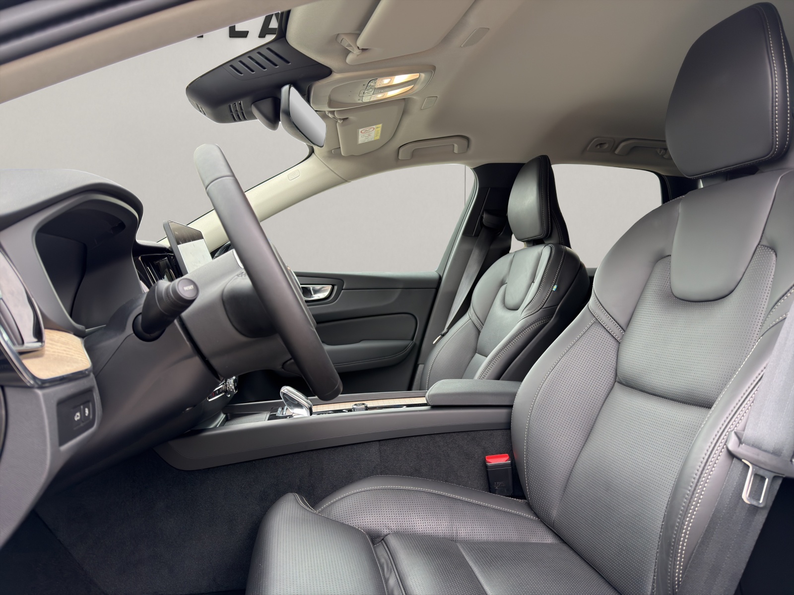 VOLVO XC60 2.0 T6 TE Plus Dark eAWD-image-8