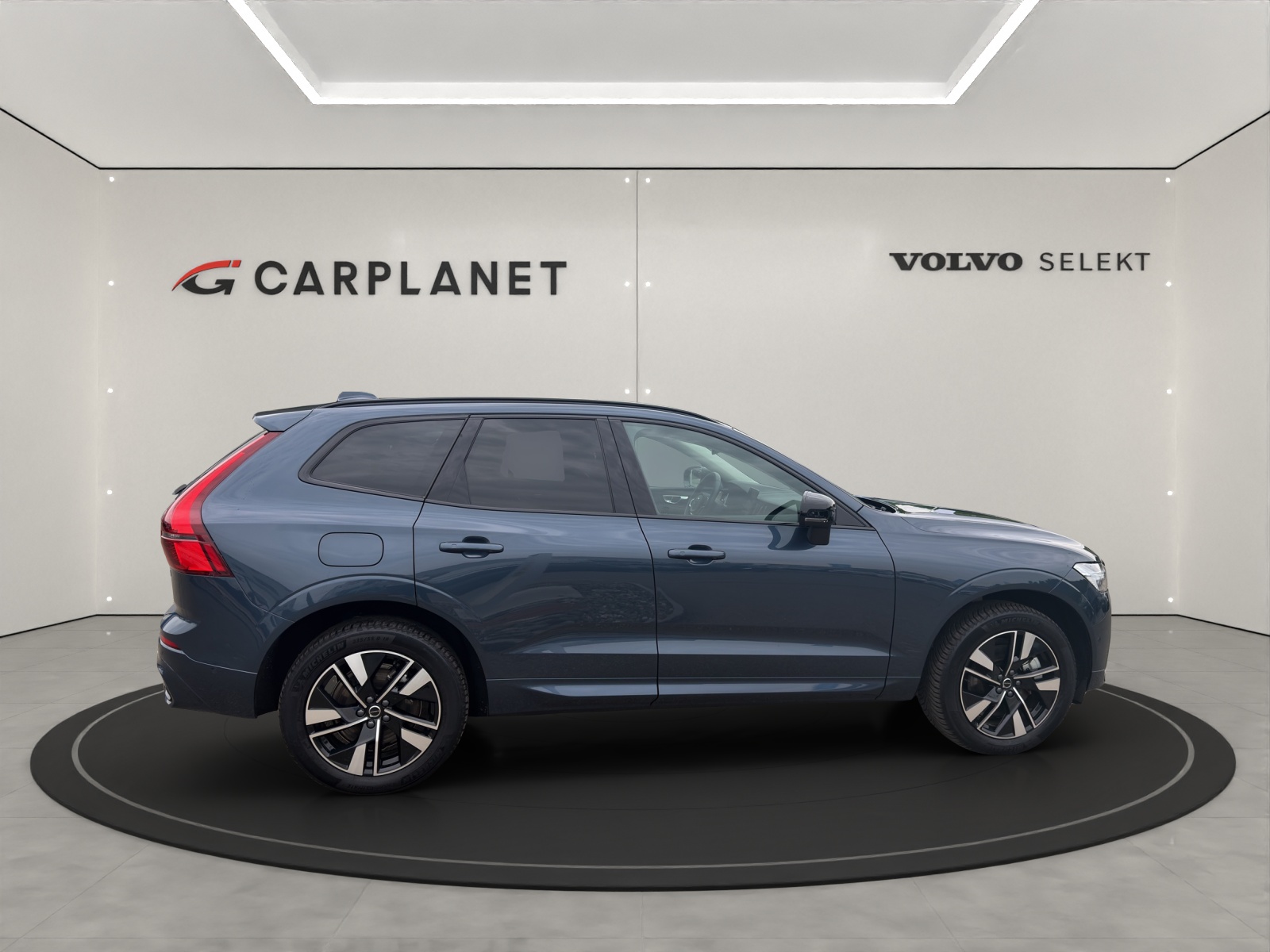 VOLVO XC60 2.0 T6 TE Plus Dark eAWD-showroom-element-2