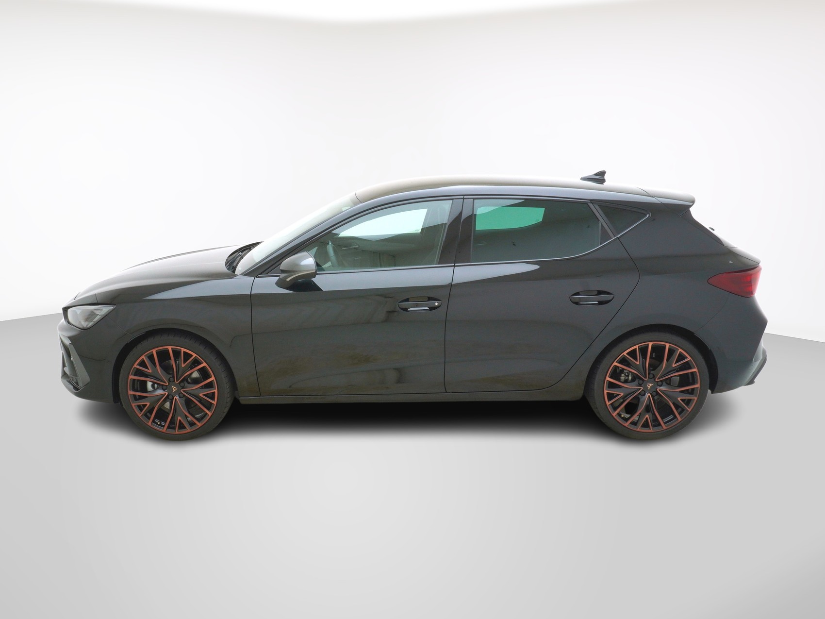 CUPRA Leon 1.5 eTSI DSG-showroom-element-1