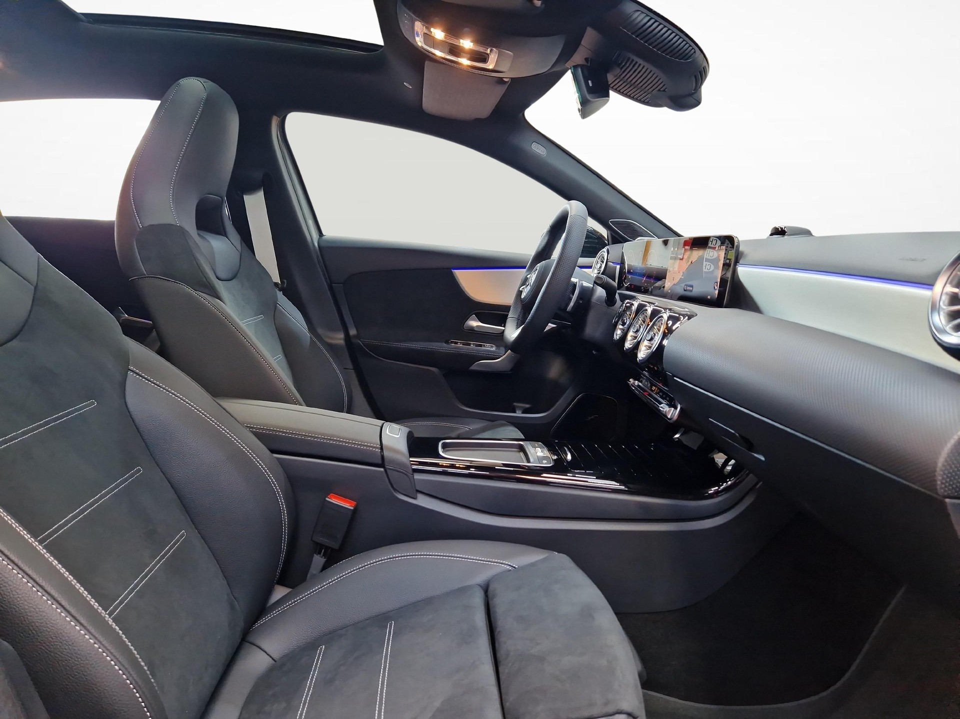 MERCEDES-BENZ A 200 Night Star AMG Line Special Edition-image-6