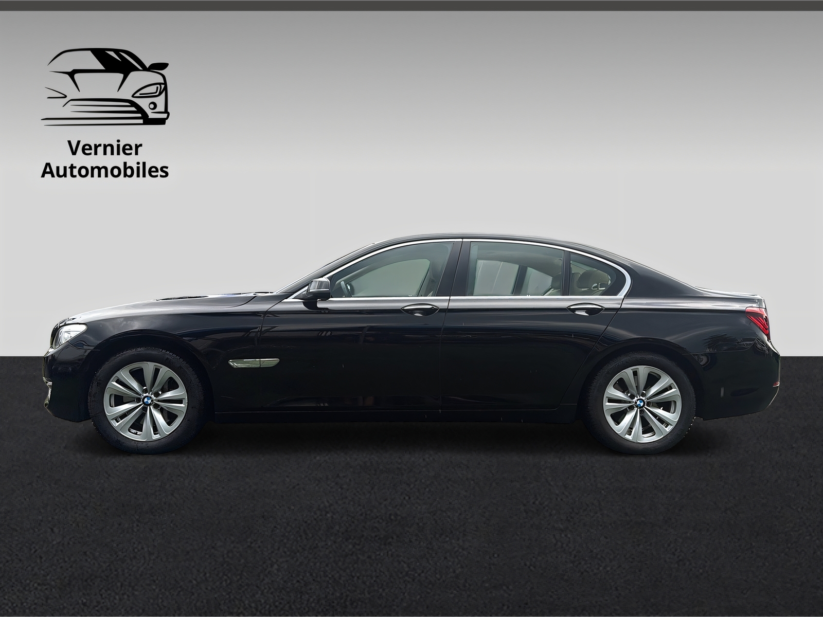 BMW 740i-image-6