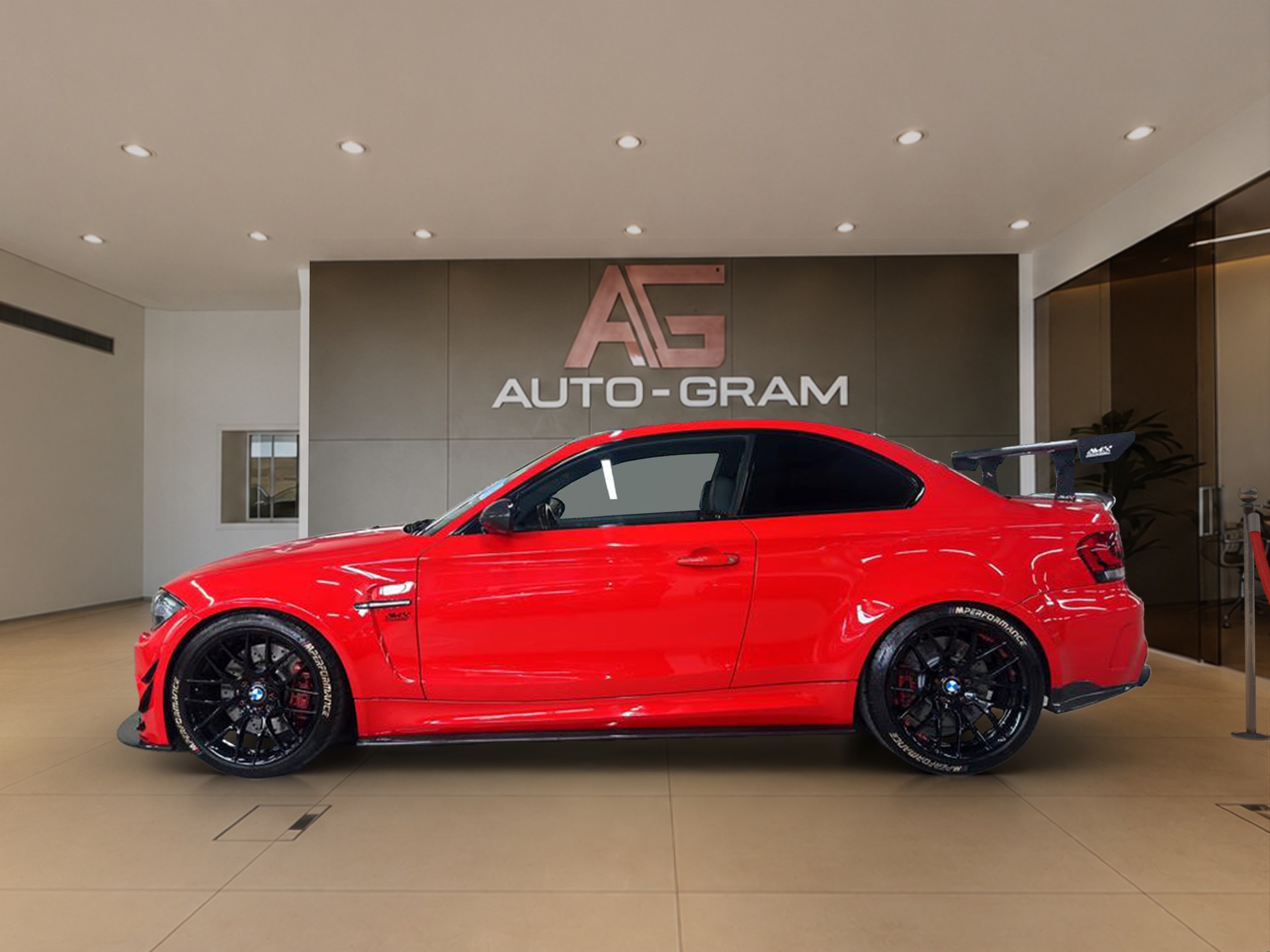 BMW 1er M Coupé-showroom-element-1