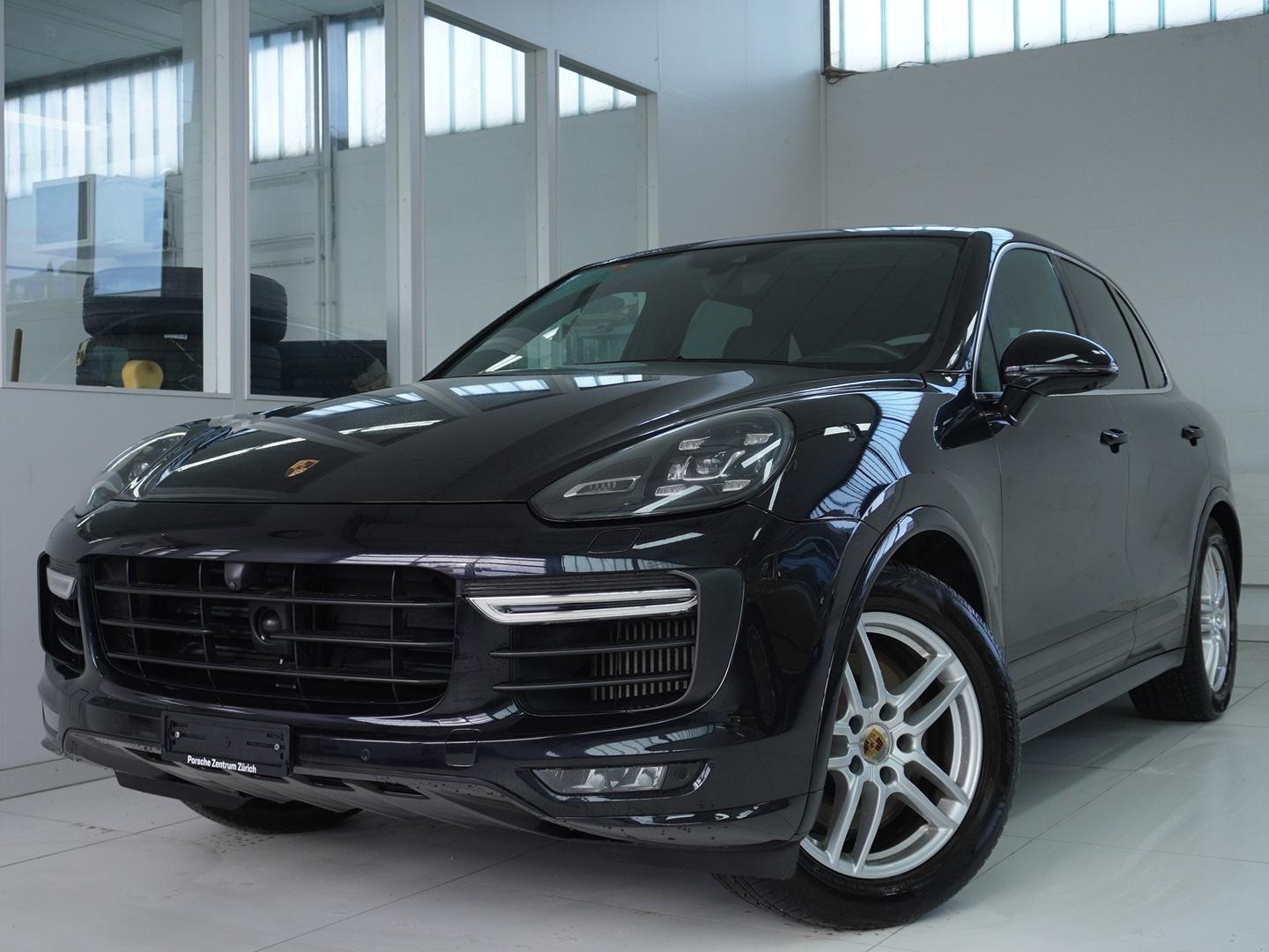 PORSCHE Cayenne GTS