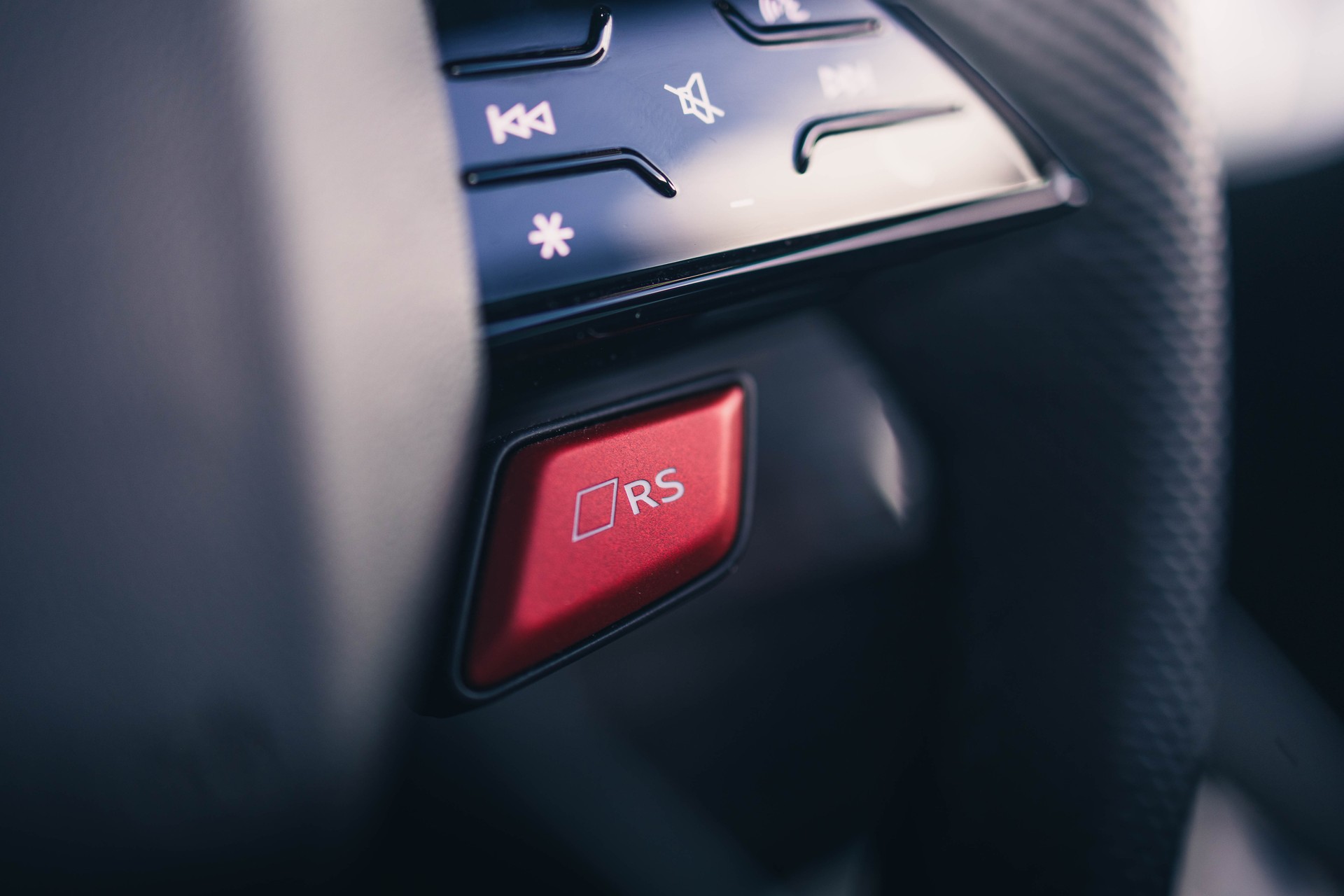 AUDI RS3 Sportback 2.5 TSI quattro S-tronic-image-22