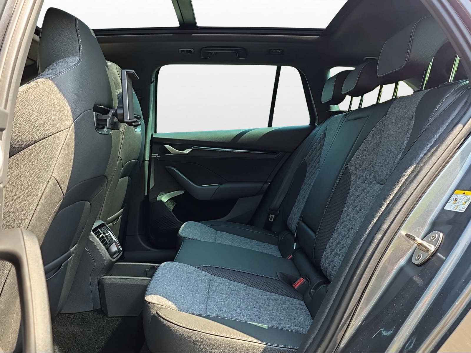SKODA Octavia Combi 2.0 TSI DSG Dynamic 4x4-image-10