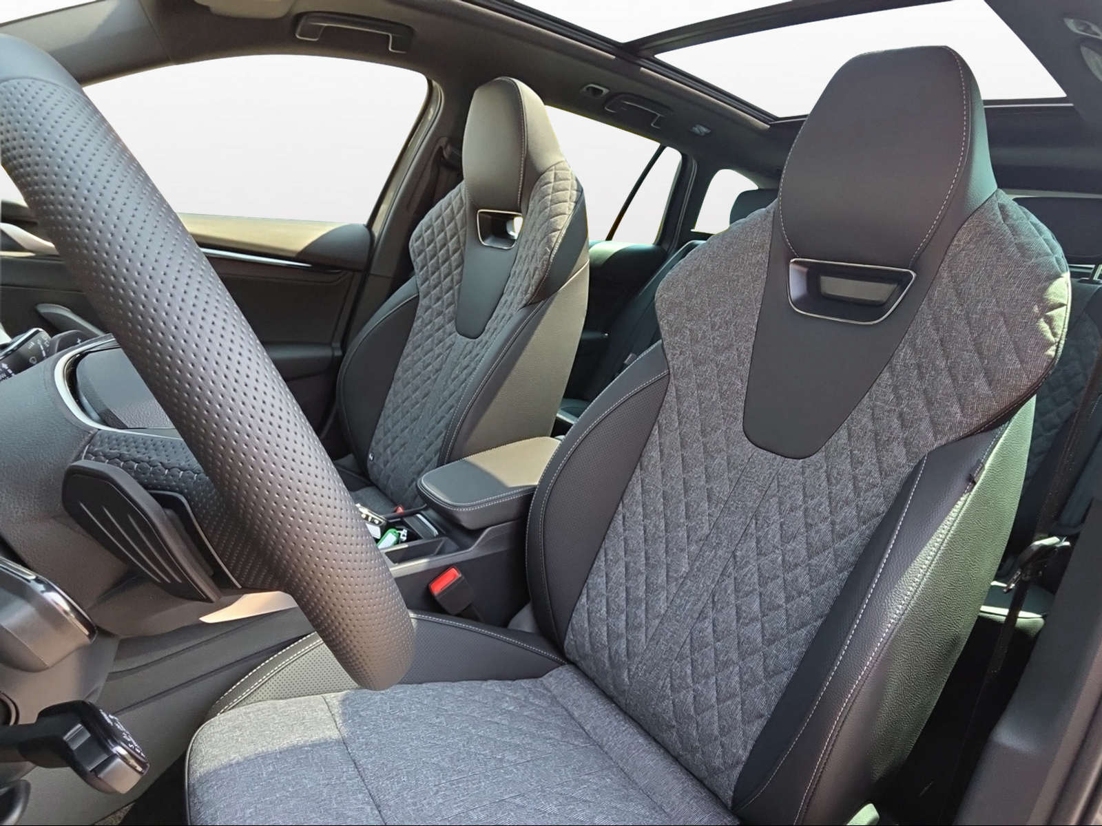SKODA Octavia Combi 2.0 TSI DSG Dynamic 4x4-image-7