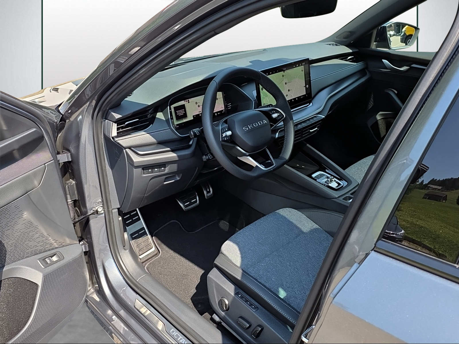 SKODA Octavia Combi 2.0 TSI DSG Dynamic 4x4-image-5