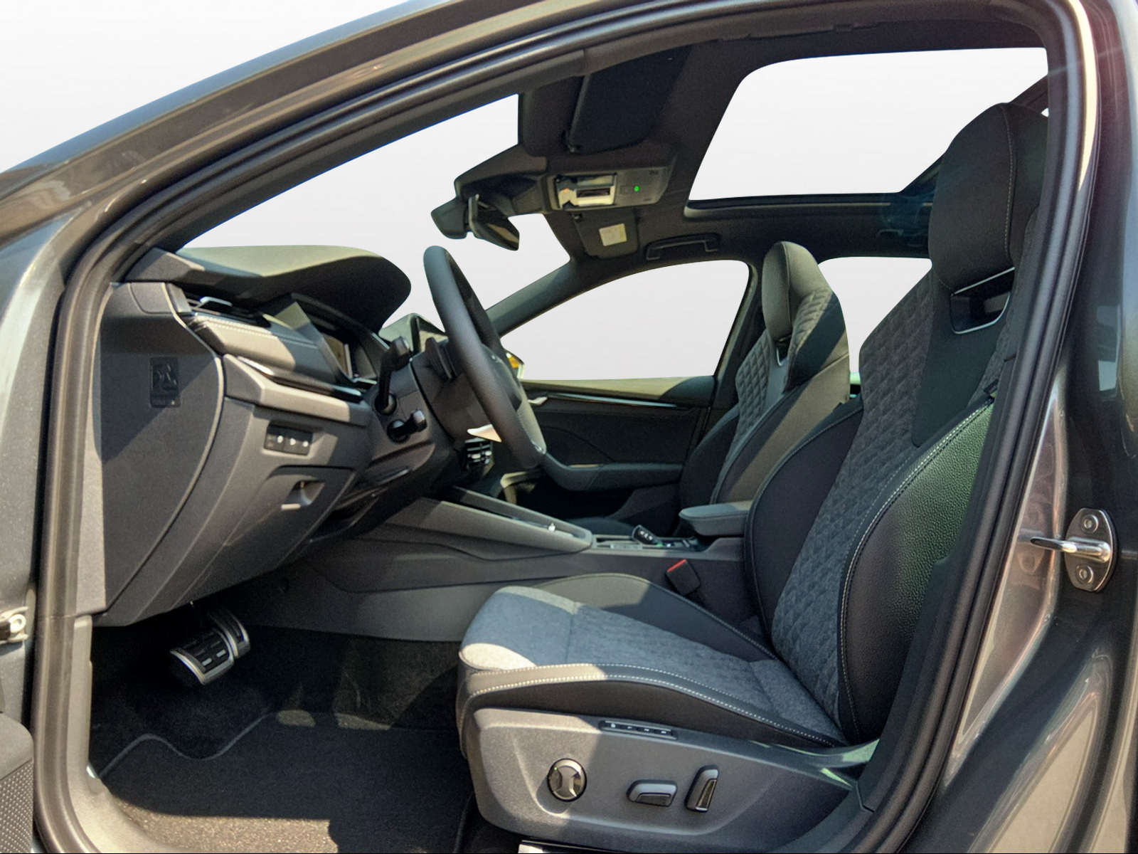 SKODA Octavia Combi 2.0 TSI DSG Dynamic 4x4-image-6