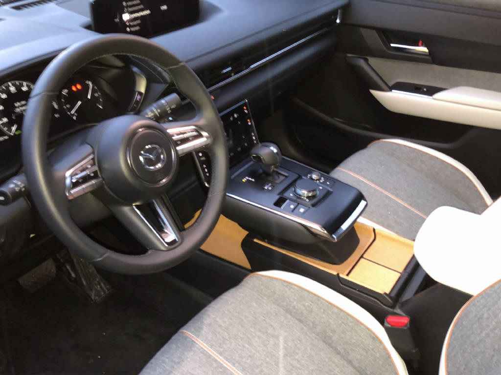 MAZDA MX-30 e-Skyactiv R-EV Advantage-image-4