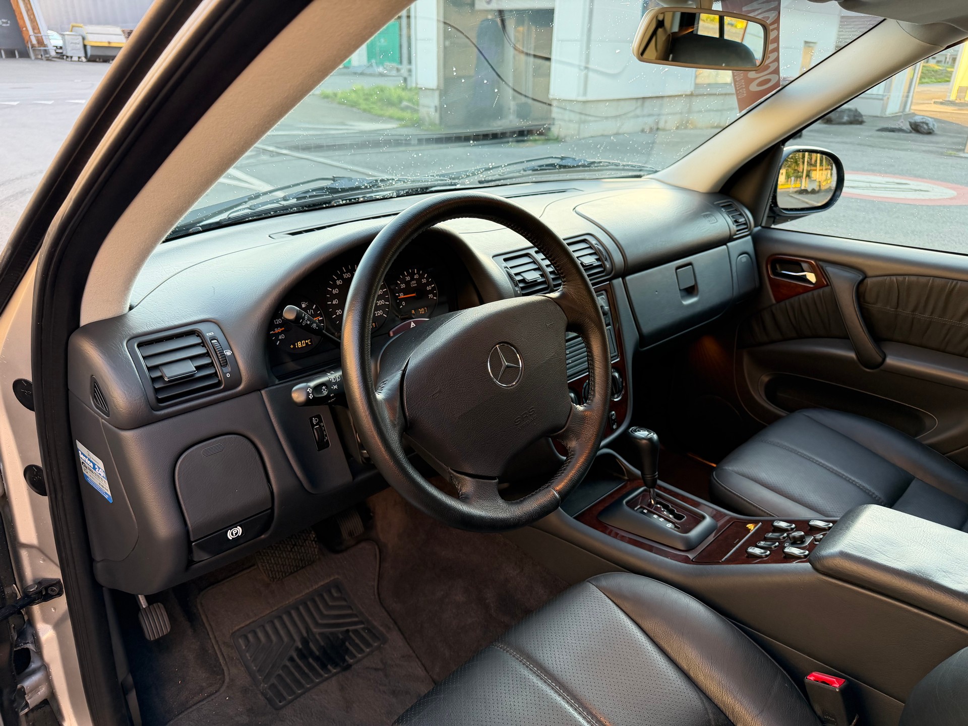 MERCEDES-BENZ ML 320 Automatic CROCHET 2650 KG. ( NEUF)-image-15