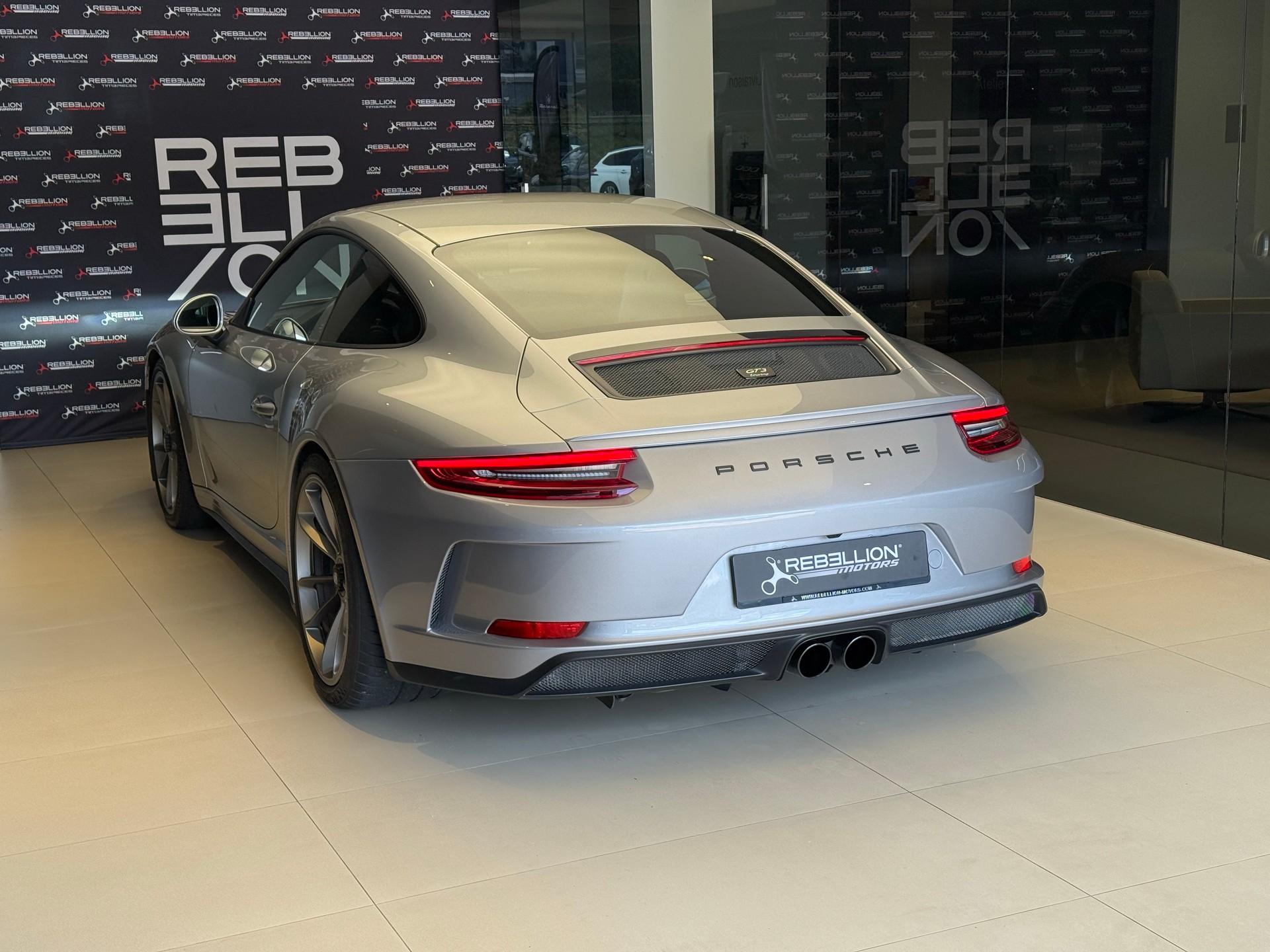 PORSCHE 911 GT3-image-8