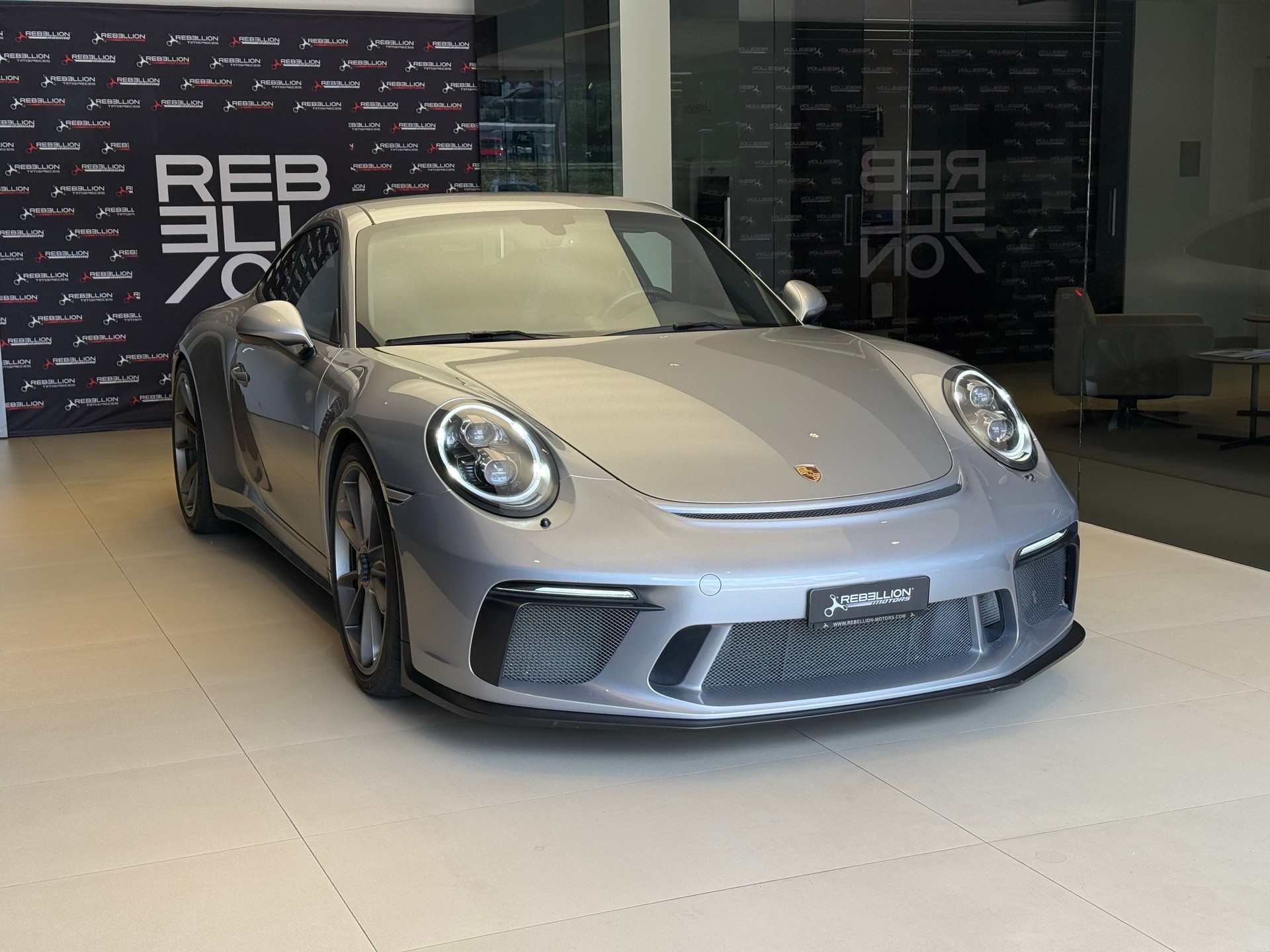 PORSCHE 911 GT3-showroom-element-2