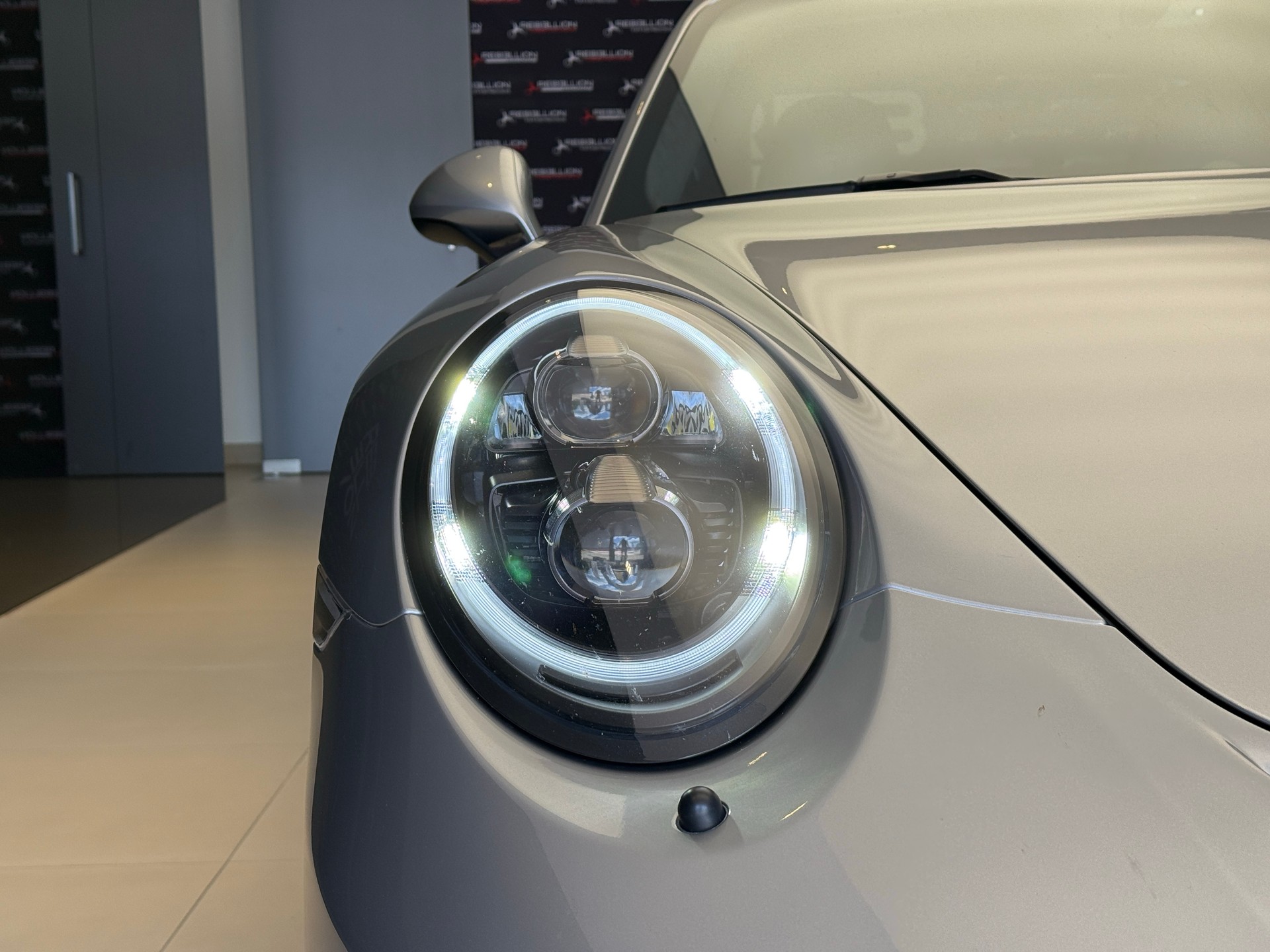 PORSCHE 911 GT3-showroom-element-3