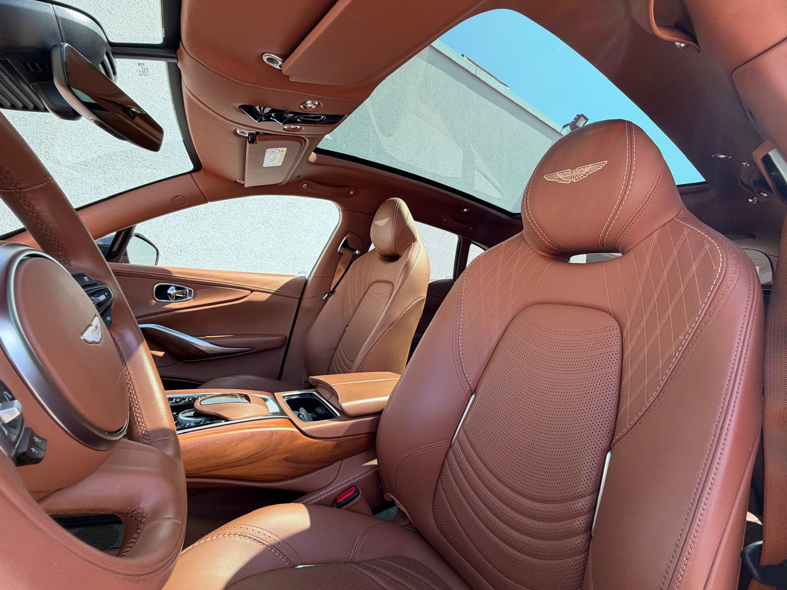 ASTON MARTIN DBX 4.0 V8-image-7