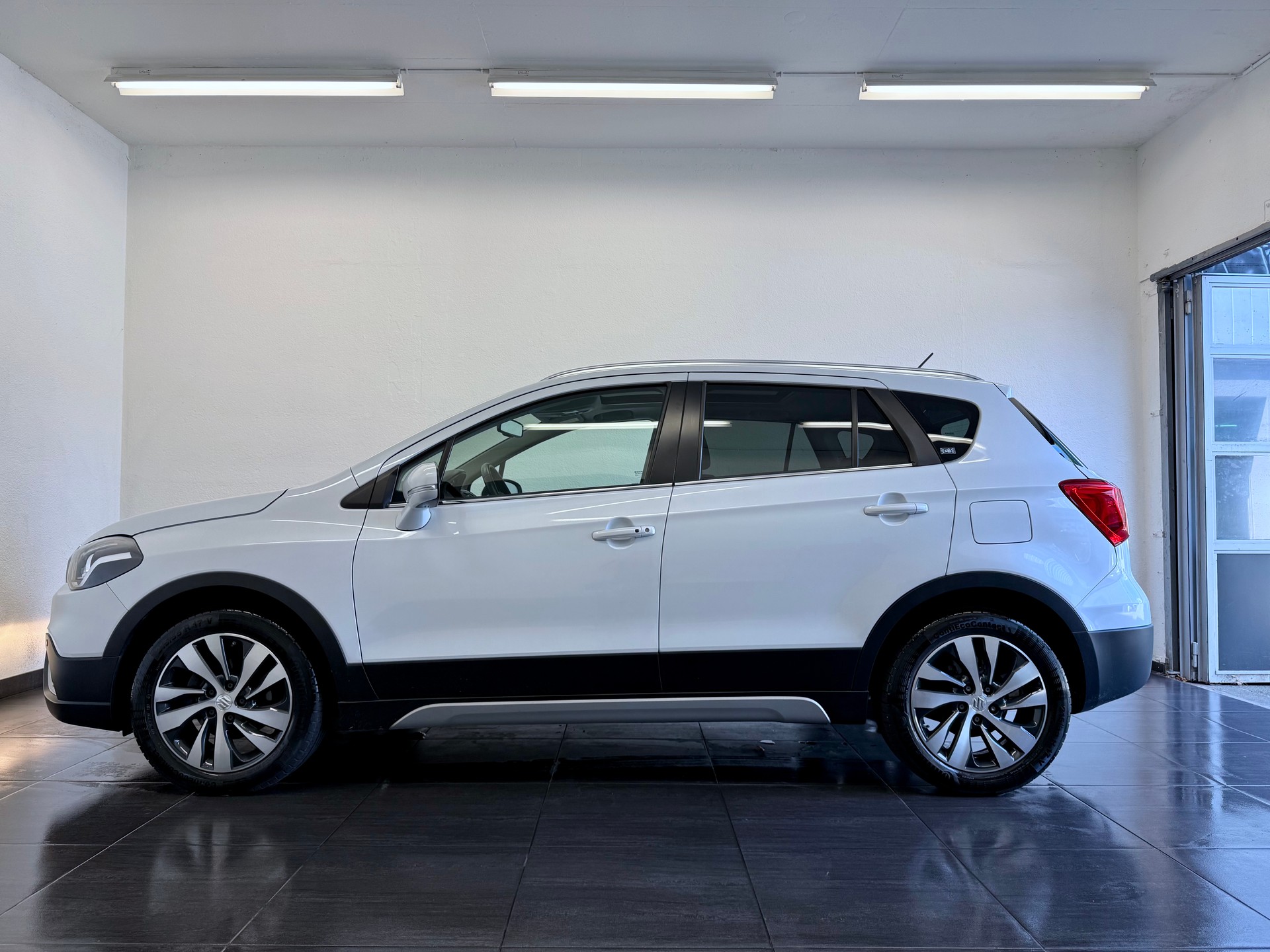SUZUKI S-Cross-image-9