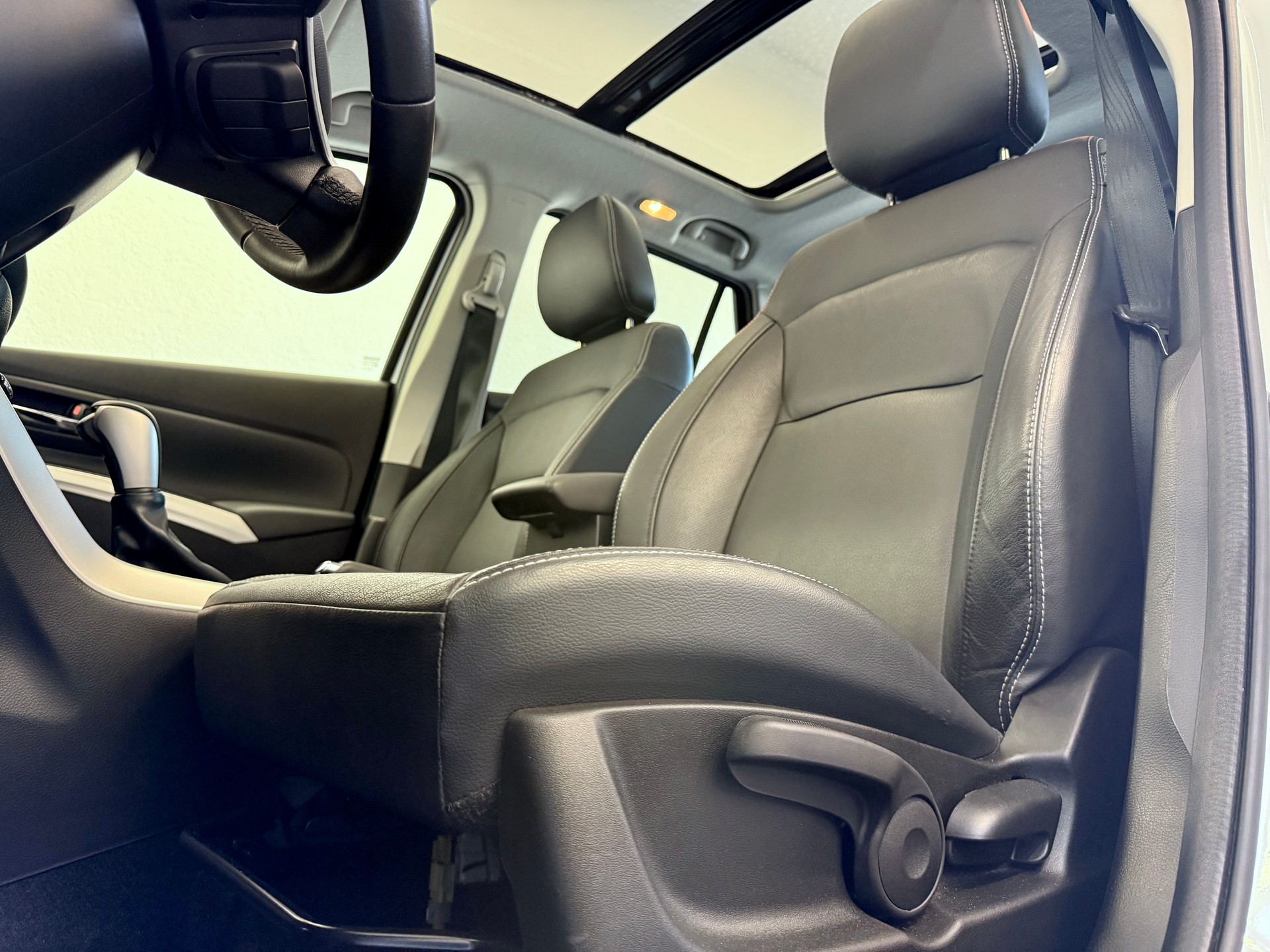 SUZUKI S-Cross-image-12