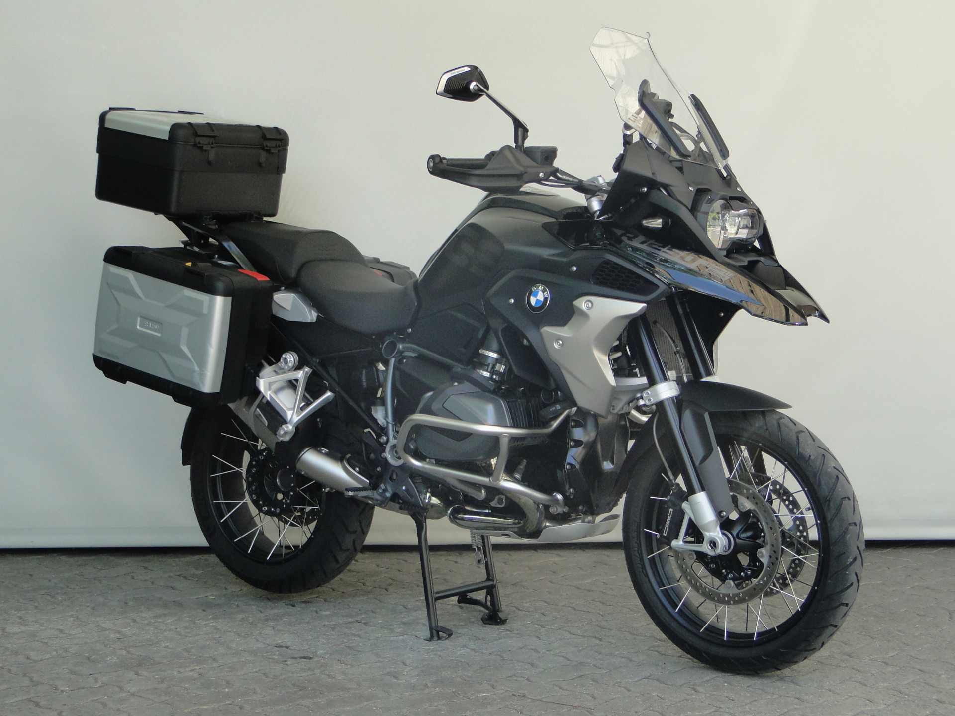 BMW R 1250 GS Triple Black-showroom-element-2