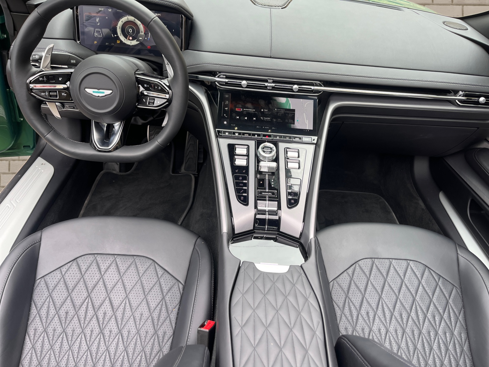 ASTON MARTIN Volante-image-9