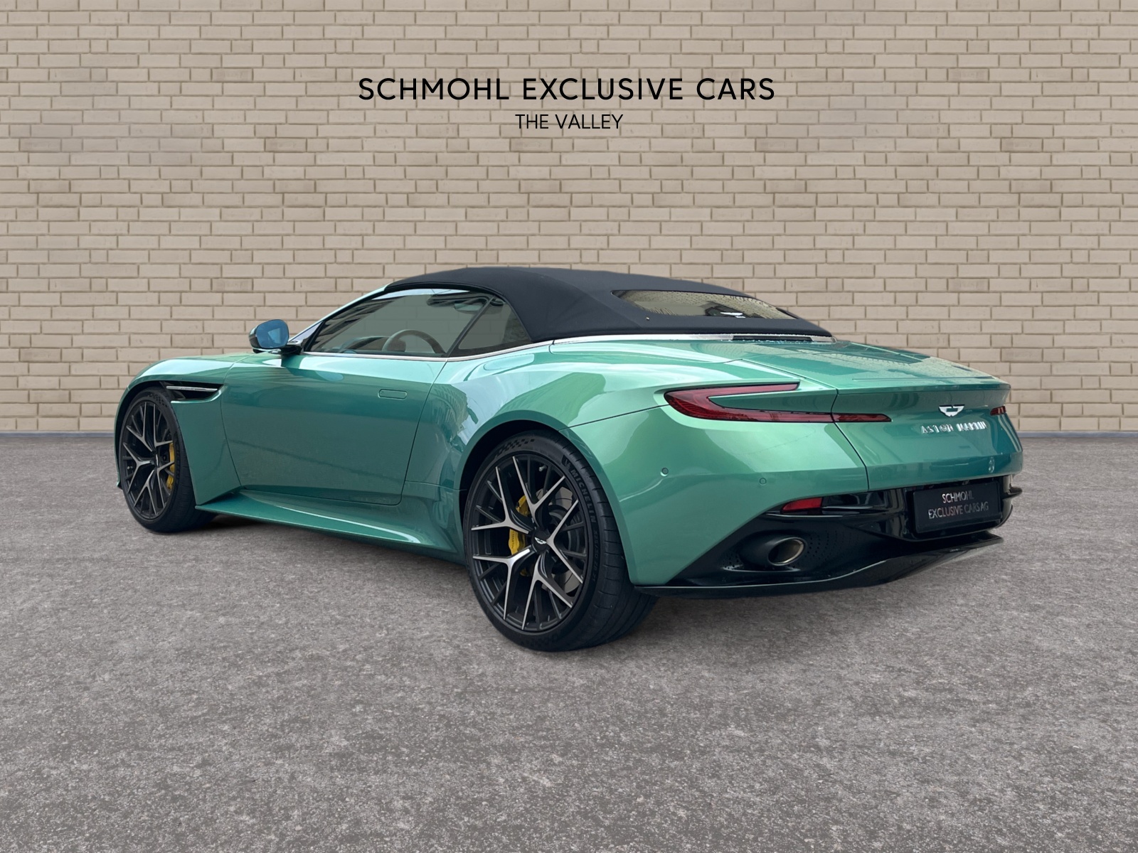 ASTON MARTIN Volante-image-1