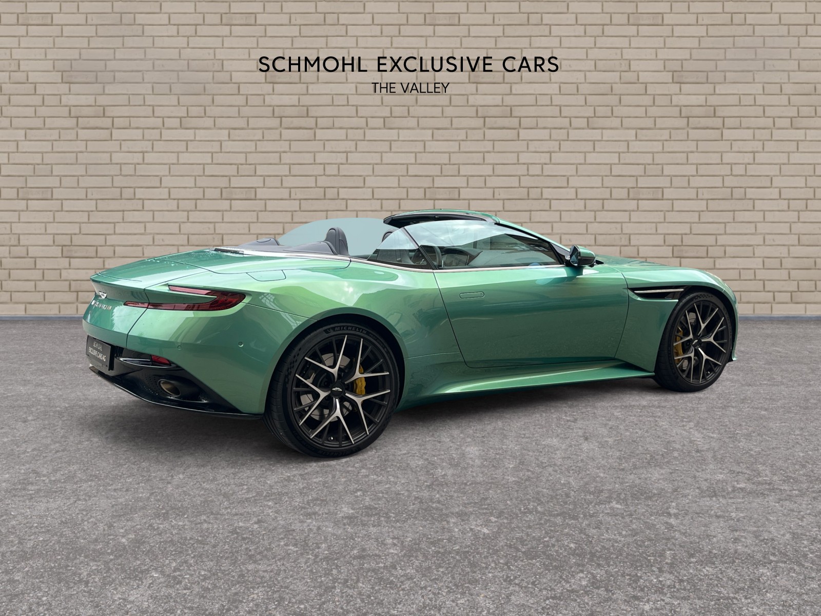 ASTON MARTIN Volante-image-3