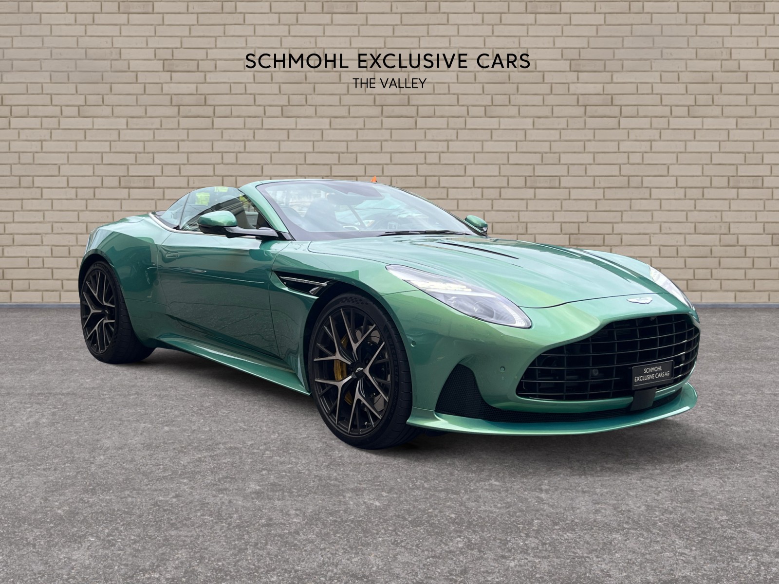 ASTON MARTIN Volante-image-5