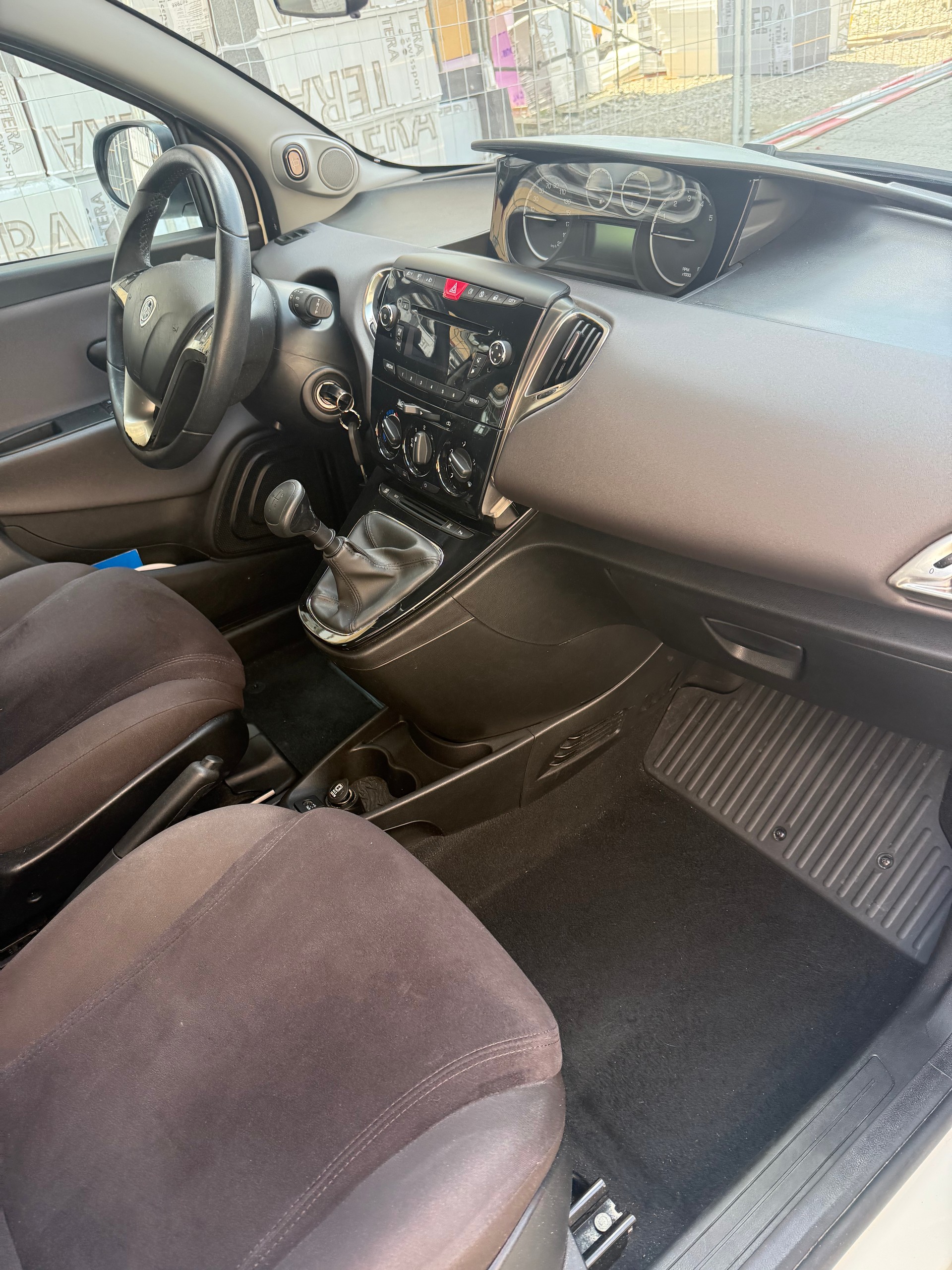 LANCIA Ypsilon 0.9 TwinAir Gold DFN-image-8