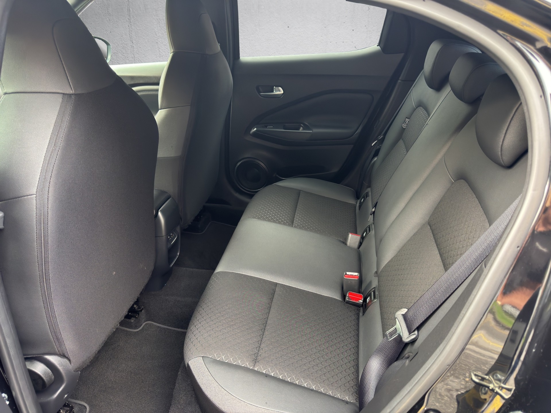 NISSAN Juke 1.6 FHEV N-Connecta-image-12
