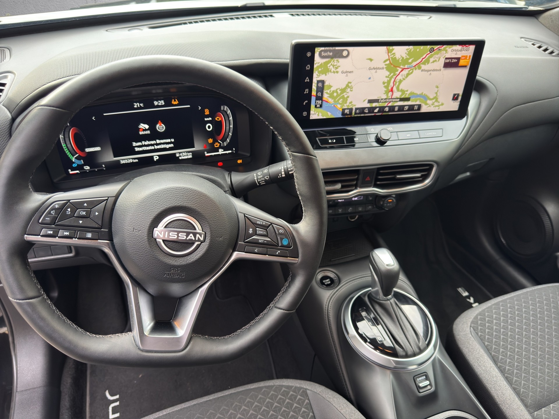 NISSAN Juke 1.6 FHEV N-Connecta-image-10