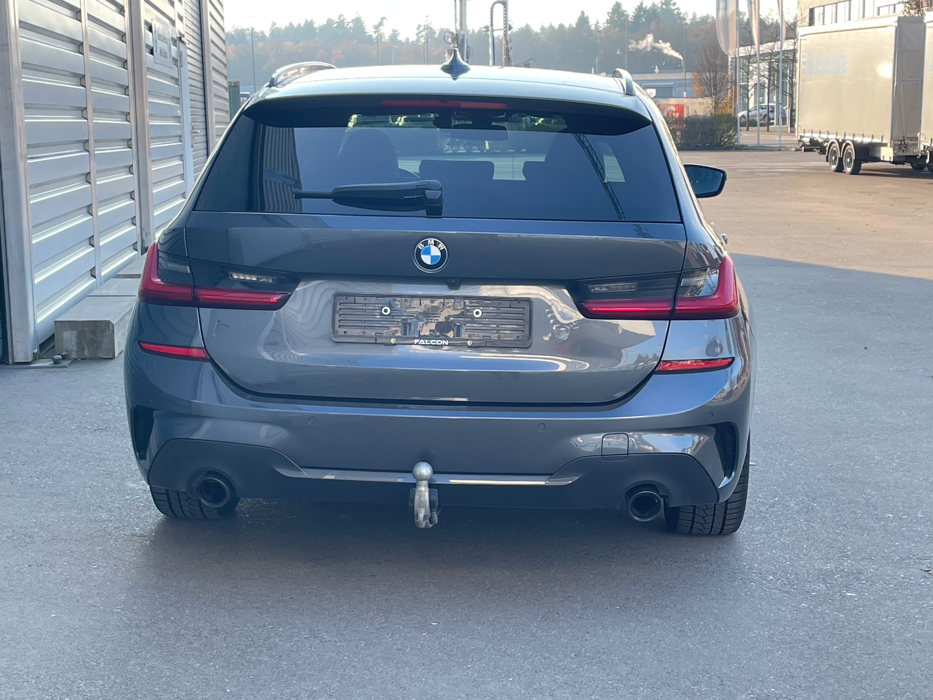 BMW 330e xDrive-image-5