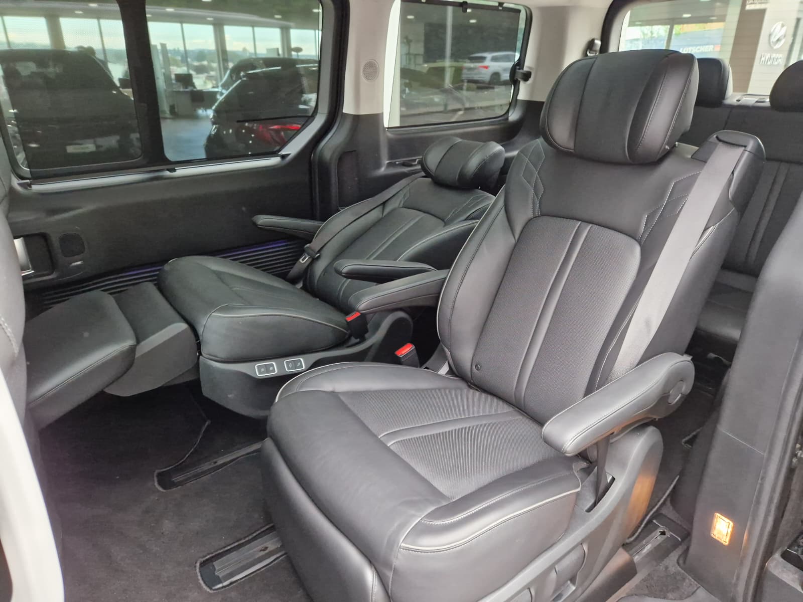 HYUNDAI Staria Premium 2.2 CRDI Vertex 4WD-image-8