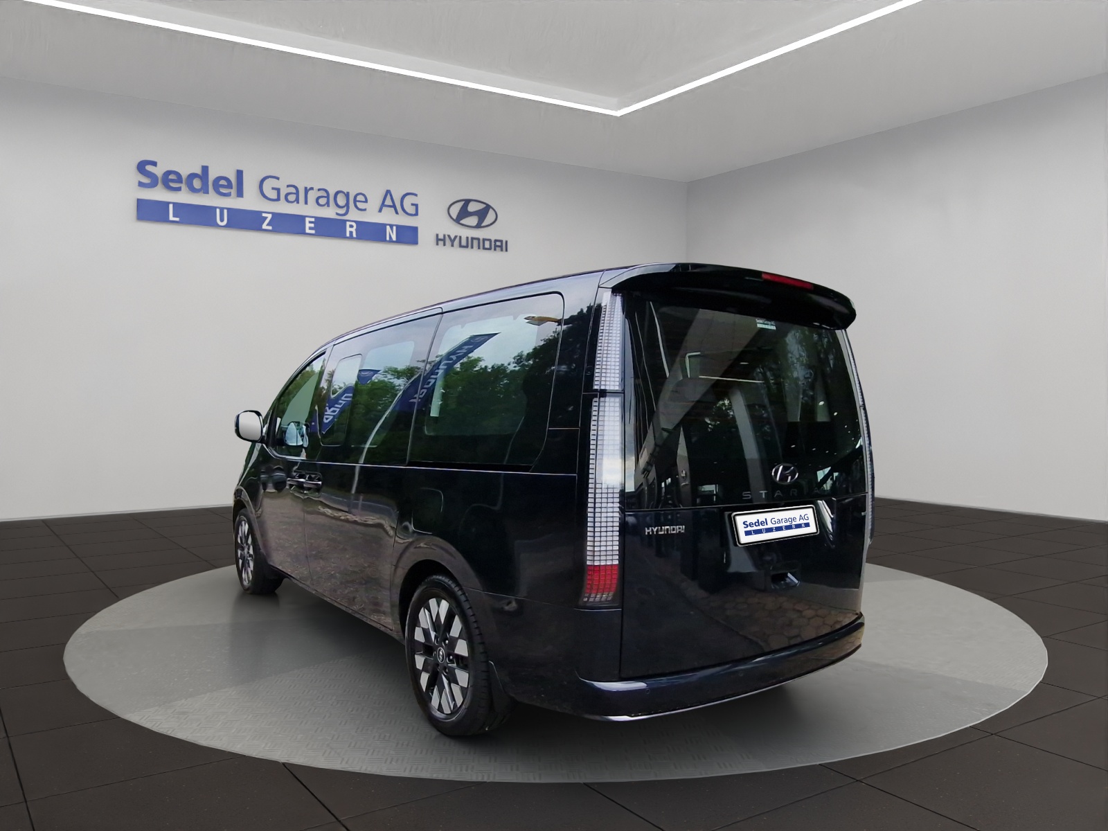 HYUNDAI Staria Premium 2.2 CRDI Vertex 4WD-image-3