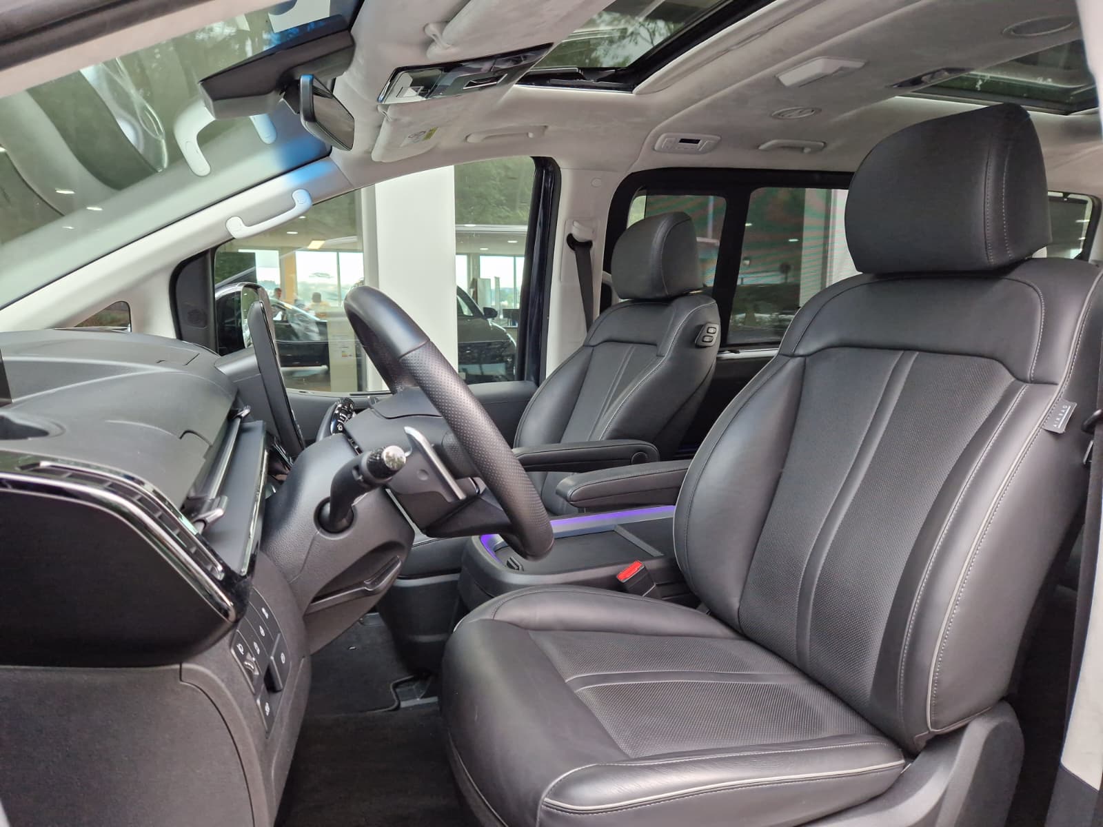 HYUNDAI Staria Premium 2.2 CRDI Vertex 4WD-image-4