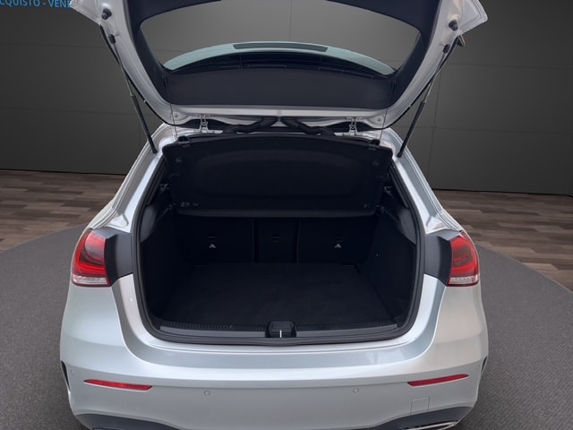 MERCEDES-BENZ A 180 d AMG Line-image-12