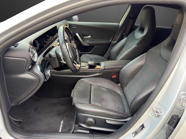 MERCEDES-BENZ A 180 d AMG Line-image-7