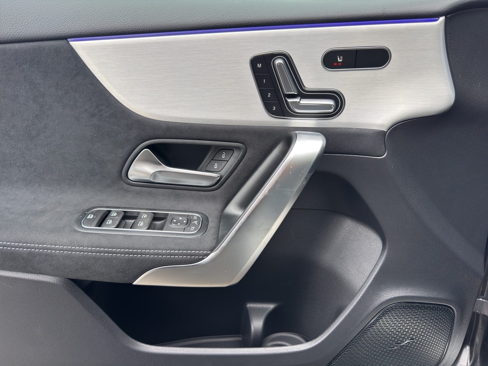 MERCEDES-BENZ A 250 4Matic 8G-DCT-image-12