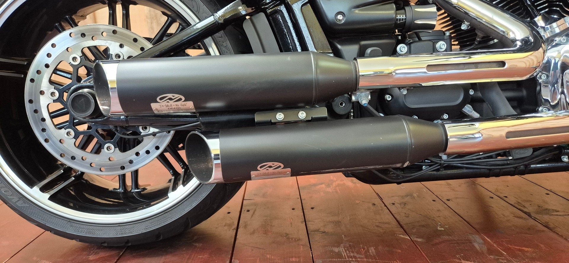 HARLEY-DAVIDSON FXBRS Breakout 114 ABS-image-2